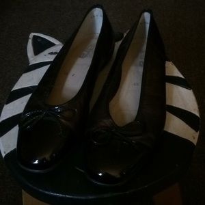 ARA Copper and black flats